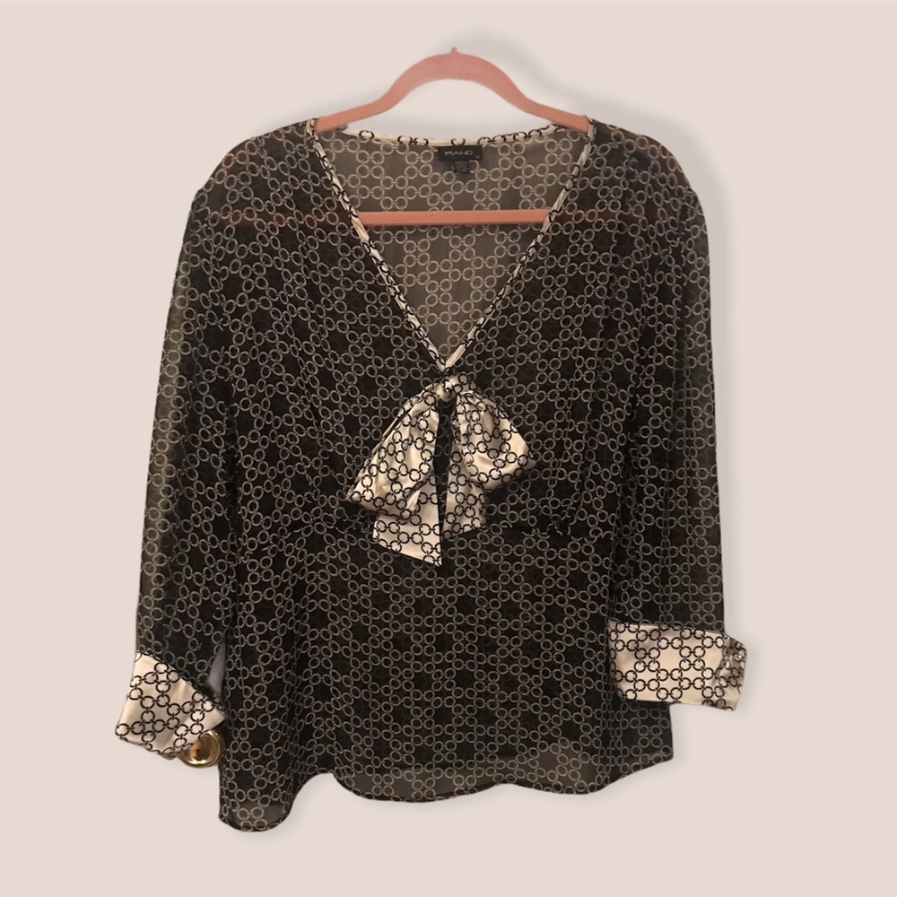 Elegant Piano sheer blouse with front bow
